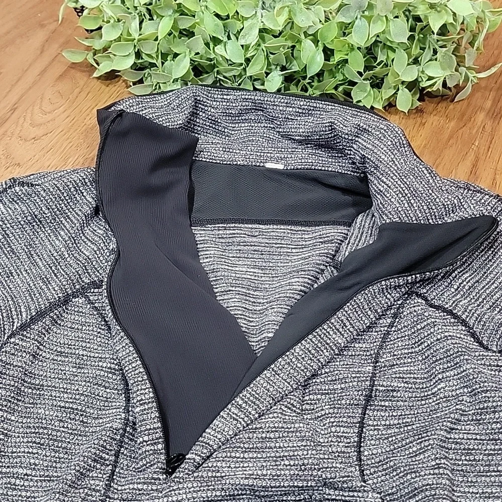 Lululemon Base Runner 10 - Picture 11 of 15